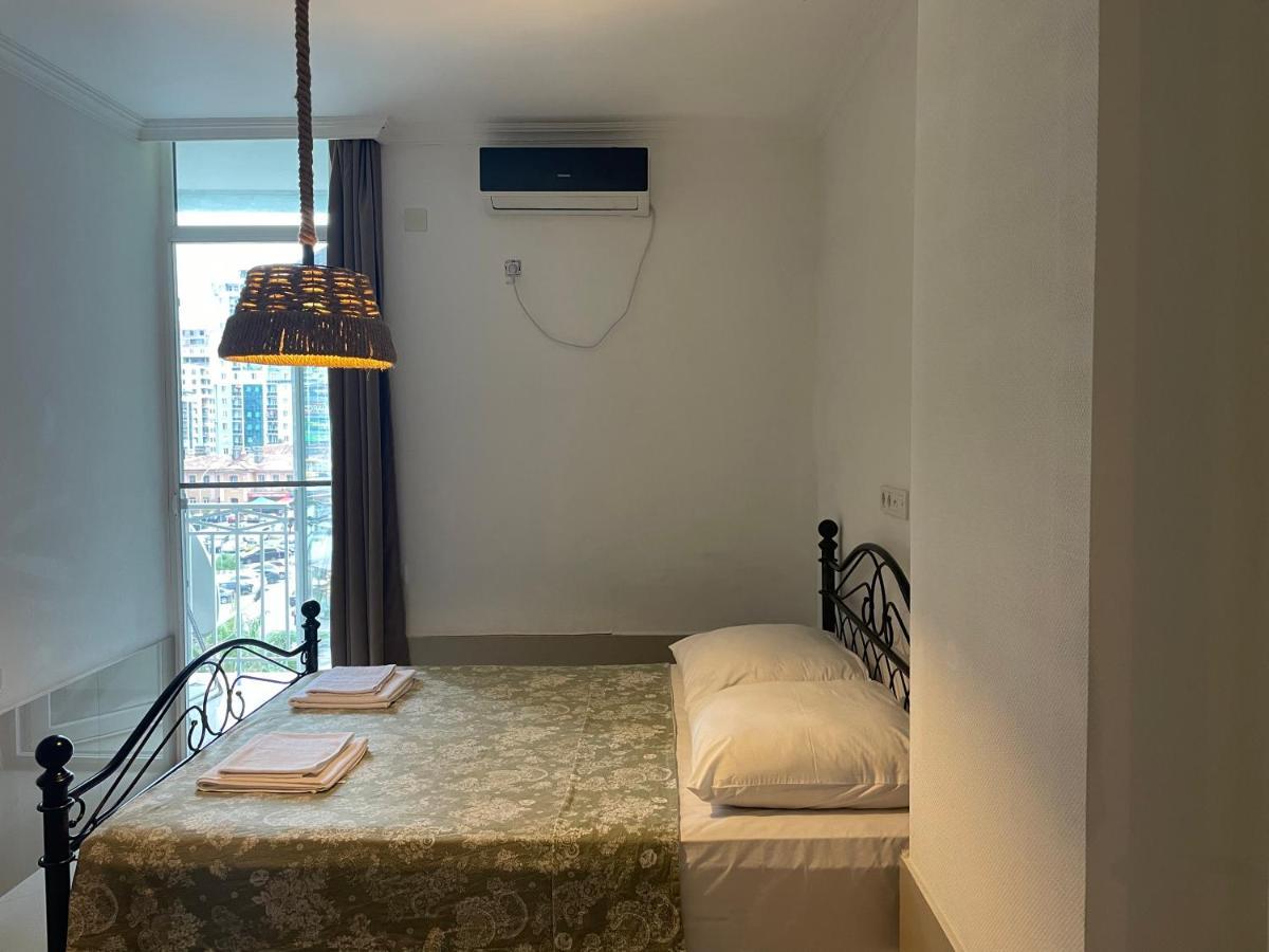 Cozy Apartment In The Center Of Batumi Exteriör bild